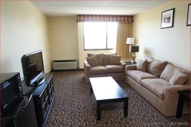 Stratford Hotel And Conference Center Room photo
