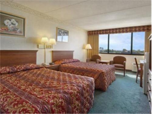Stratford Hotel And Conference Center Room photo
