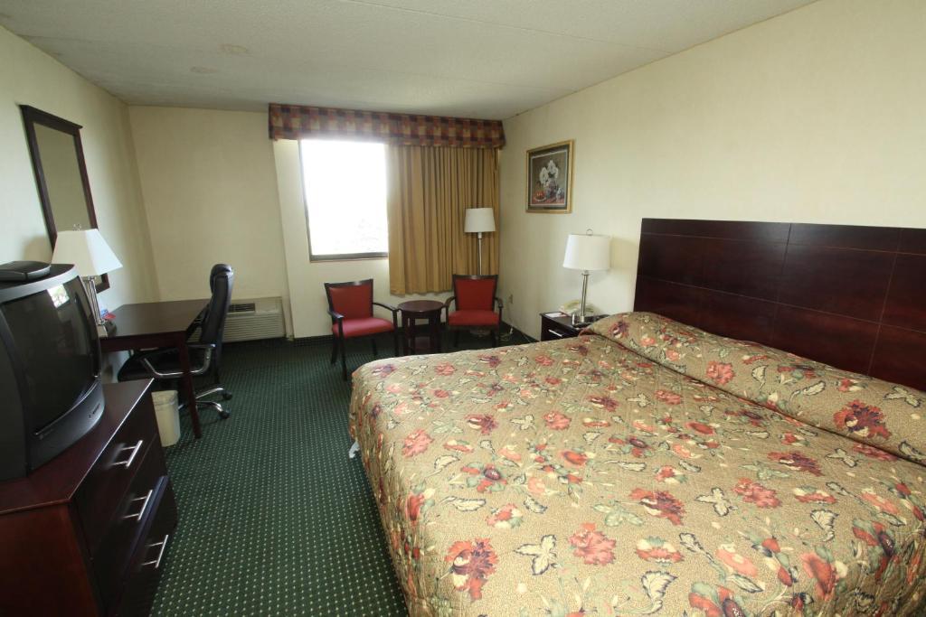 Stratford Hotel And Conference Center Room photo